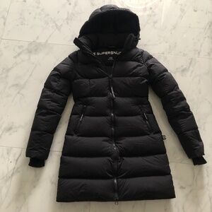 Aritzia Supersnug Puff midi black coat jacket